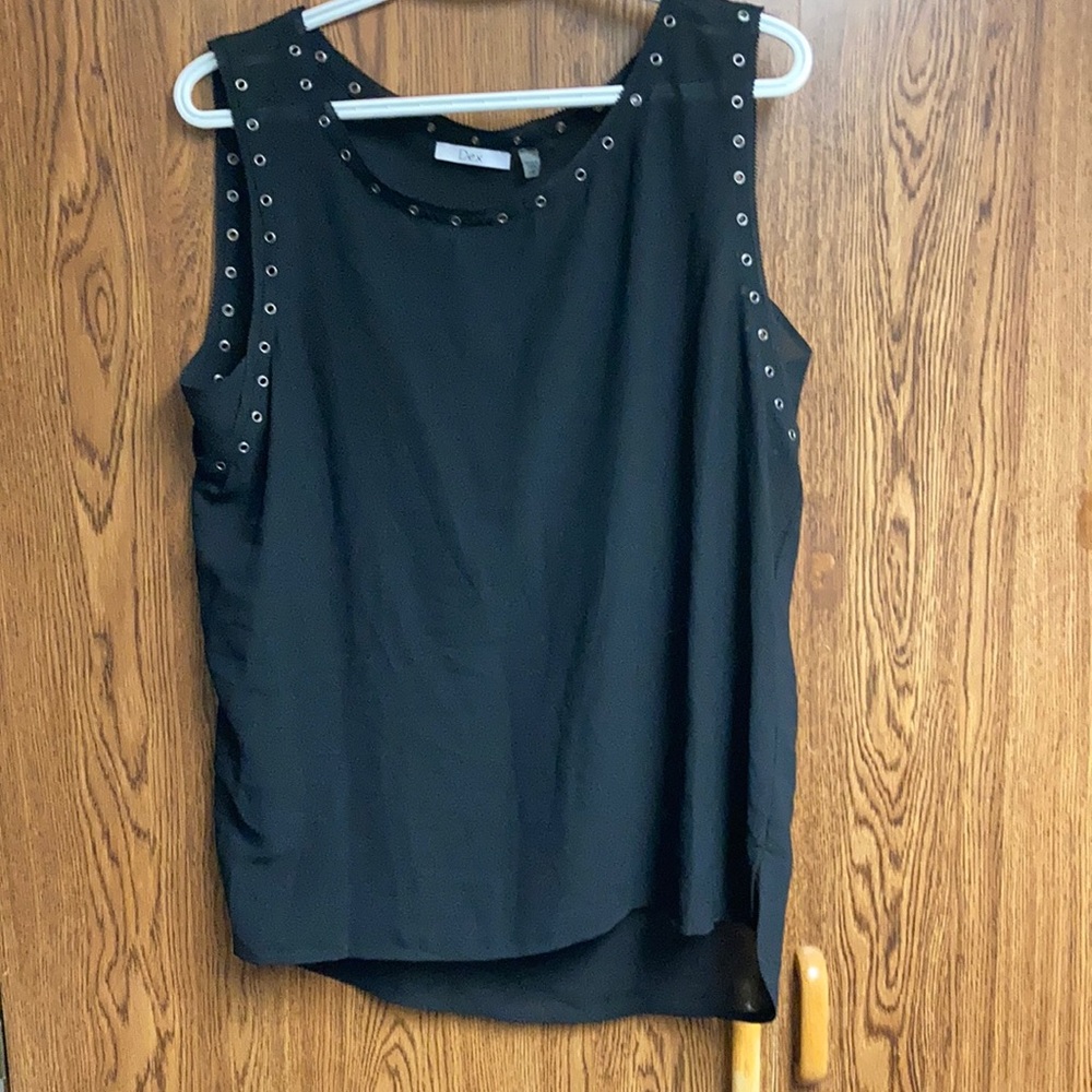 Dex short sleeve shirt with design around neck and sleeves brand new